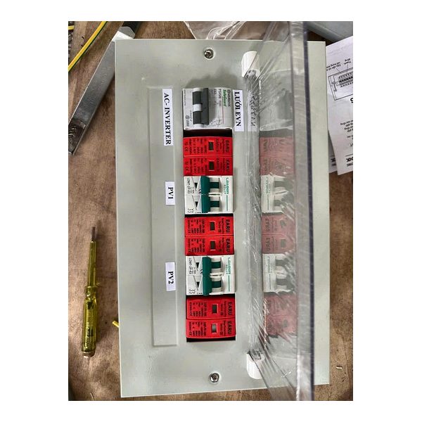 Tủ AC/DC hòa lưới 1 pha 5 – 12 kW, 2 chuỗi, có chống sét